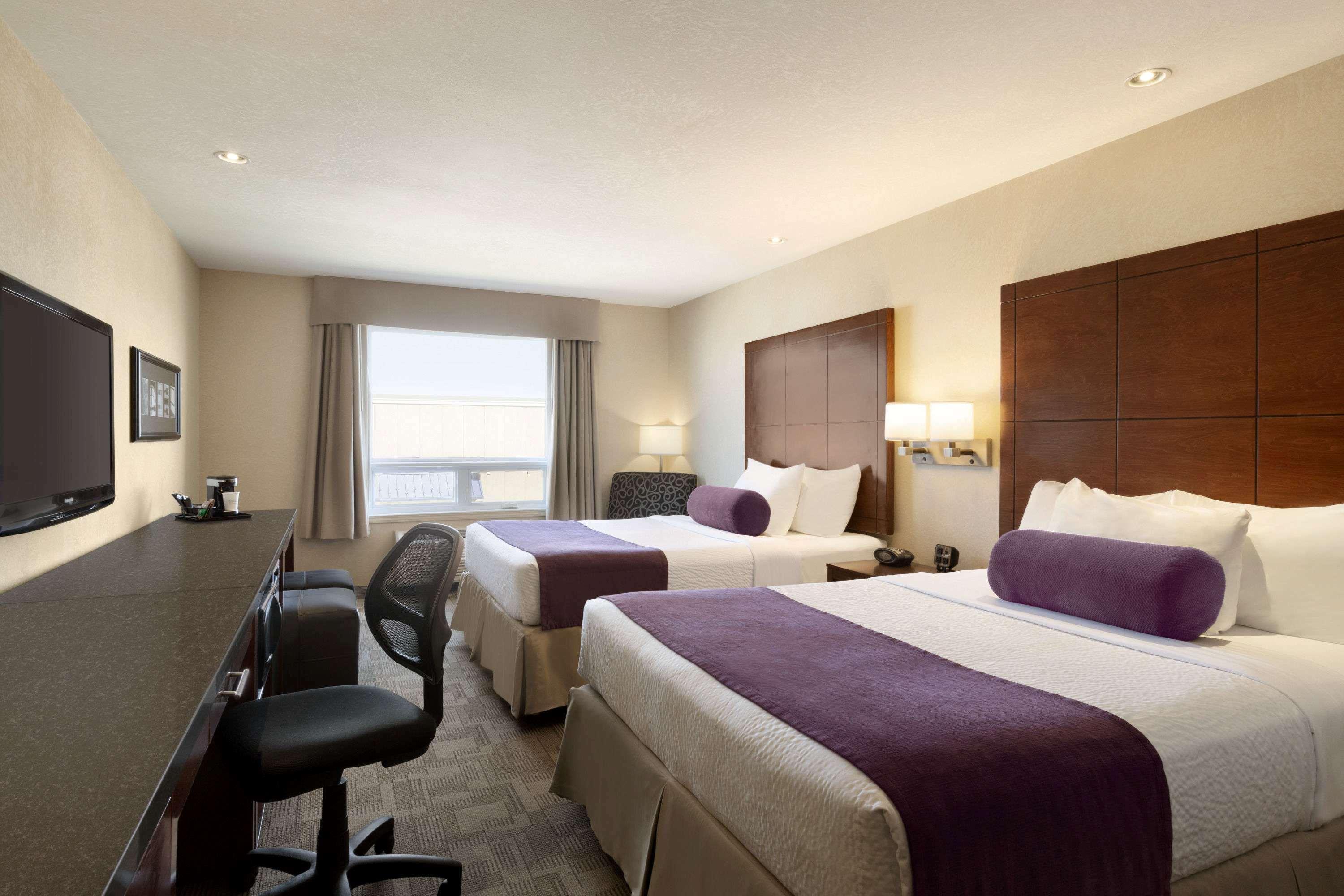 Days Inn By Wyndham Regina Airport West Luaran gambar