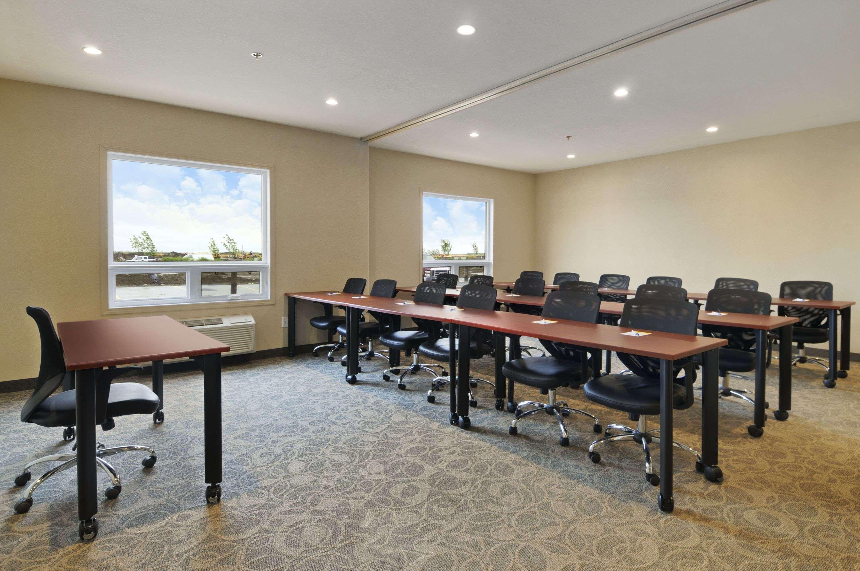 Days Inn By Wyndham Regina Airport West Luaran gambar
