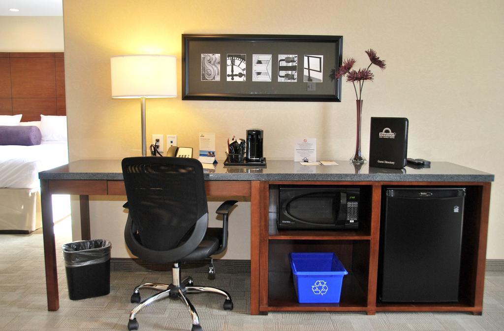 Days Inn By Wyndham Regina Airport West Luaran gambar
